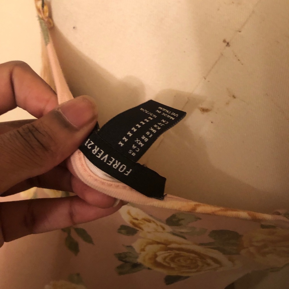 Dress - Picture 3 of 3